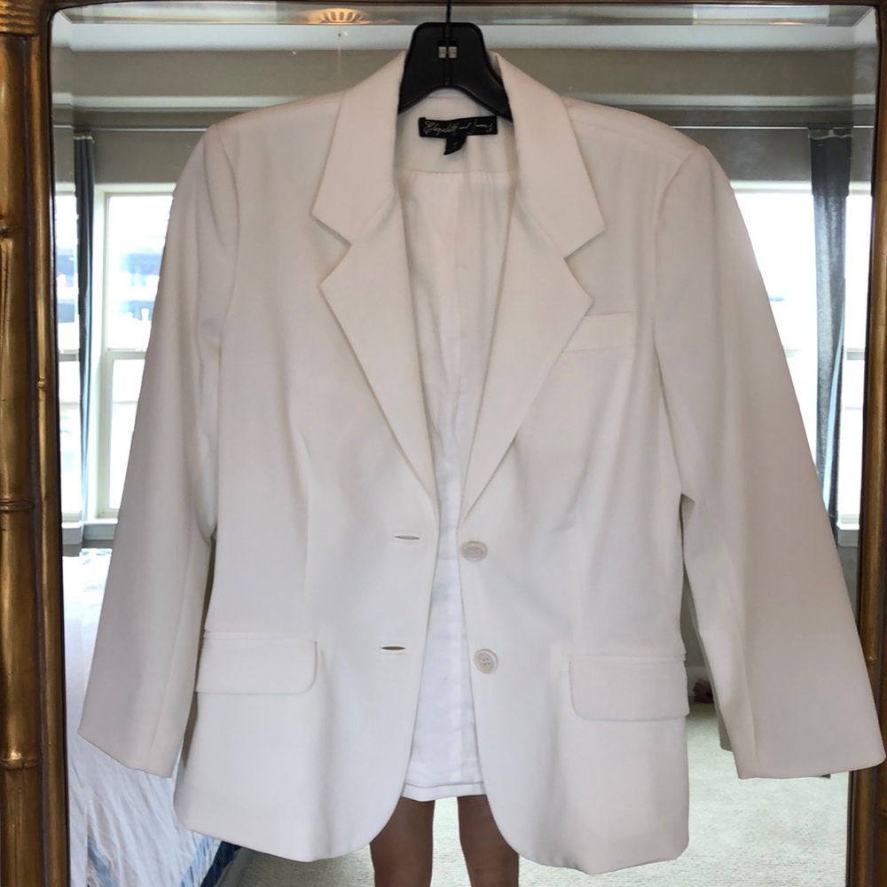 Elizabeth and James white 3/4 sleeve blazer.